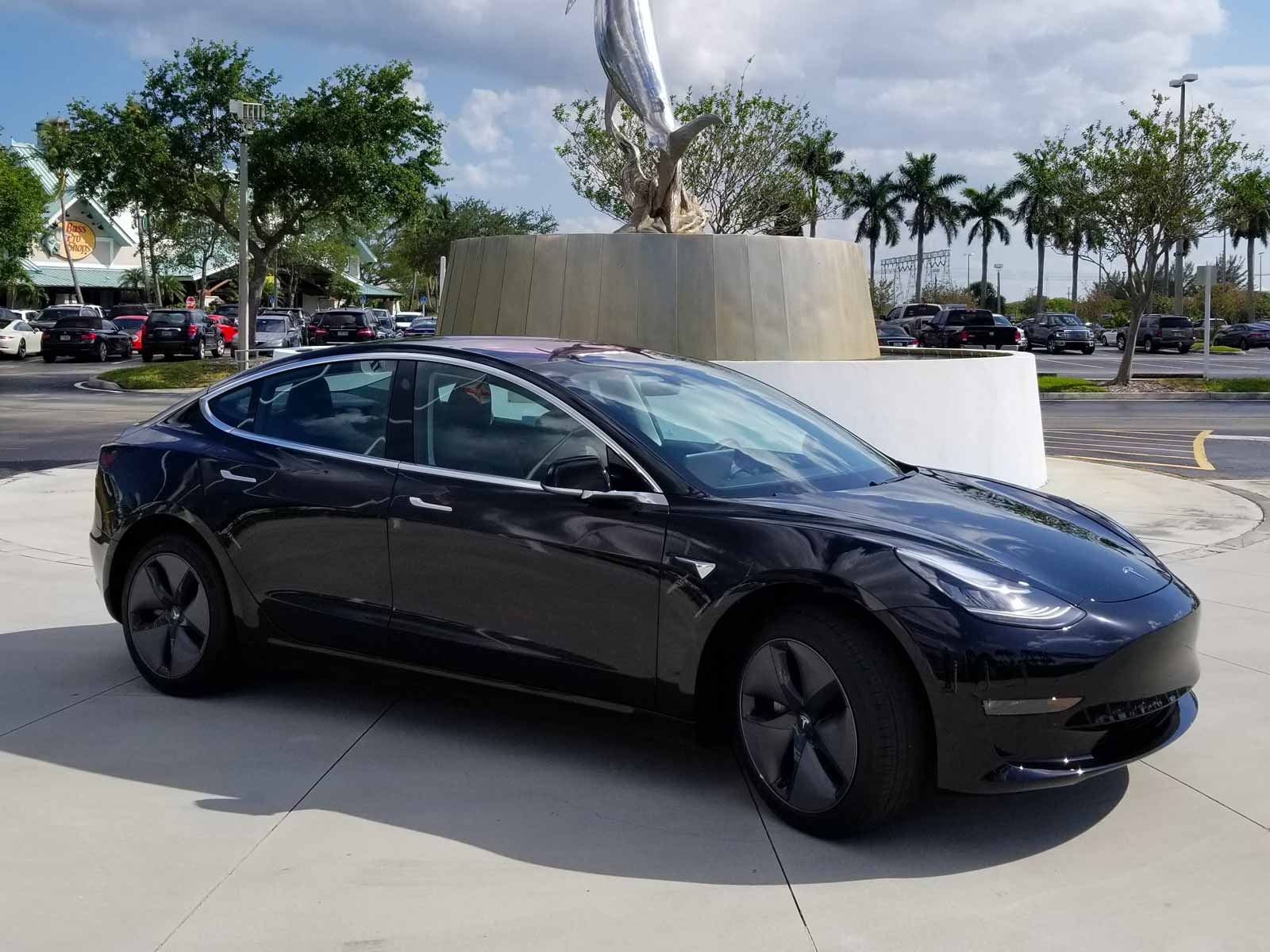 club-rent-tesla-model-3